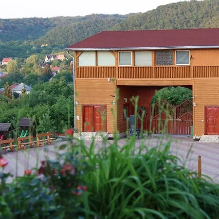 Rózsapark Maison d'hôtes 3*